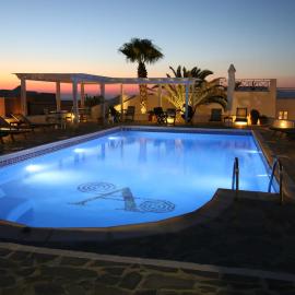 Aethrio Sunset Village - Oia – hotel w mieście Oia