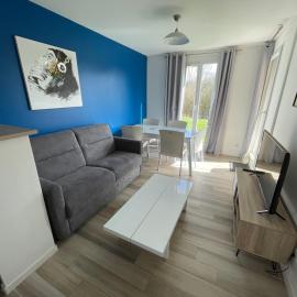 Appartement T2 cabine dans résidence avec piscine proche Honfleur - Deauville - Pont L'evêque, hotel v destinácii Équemauville
