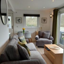 Chalet 176 Glan Gwna Park Caernarfon, hotel a Caeathro