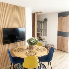 Studio magnifique avec terrasse spacieuse Loèche-les-Bains Vacances, hotel u gradu 'Leukerbad'