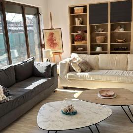 LARGE PRIVATE GUEST HOUSE Apartment in Kazanlak Center, Full Kitchen & Dining Room, King Beds, Garden Patio, Self Check-in, No Prepayment, Free Parking, English Spoken, отель в Казанлыке
