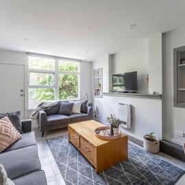 Cosy Unit With a Sea View