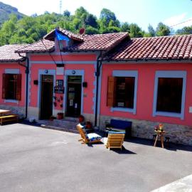 Alojamiento covadonga, hotel a La Riera