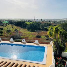 Self-contained floor of Quinta / Villa
