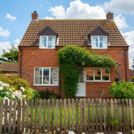 Pebble Beach -Coastal Gem _ Weybourne - Crabpot Cottages Sheringham, hotel v destinácii Weybourne