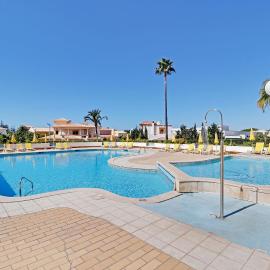 Albufeira Concept 2 With Pool by Homing, hotel i Galé