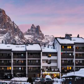 Residence Lastei, hotel a San Martino di Castrozza