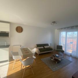 Le 147 Parc Entre Paris et Disney, hotel in Champigny-sur-Marne