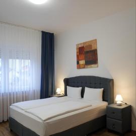 Bovino Hotel, hotel sa Raunheim