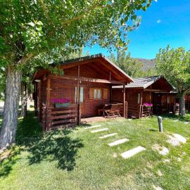 Aiguestortes Camping Resort، فندق في إيستيري دانو