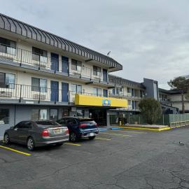 Days Inn by Wyndham El Paso Airport East، فندق في Hacienda Heights