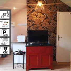 Japan House : studio en bois Zen - Wifi - Parking gratuit, hotel in Angoulême