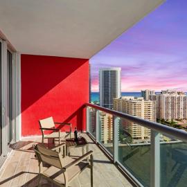 Near Beach - Balcony with View - Pool - Gym، فندق في شاطئ هالانديل