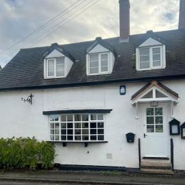 The Cottage, with Superking bed & private patio