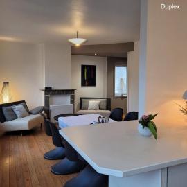 Duplex Apartment, hotel a Varsenare