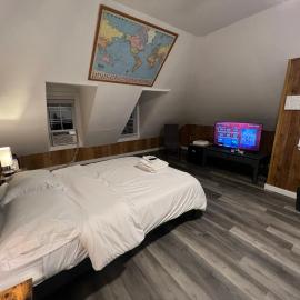 Stay with Jay - Mapa Suite Cleveland, hotel in Cleveland