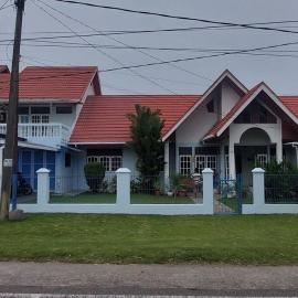 The Sharpe's Place, hotel di Padang