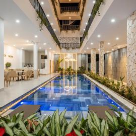 Diora Hotel Pleiku by HOS、プレイクのホテル