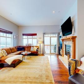 Snowfall Lodge 7: Big White şehrinde bir otel