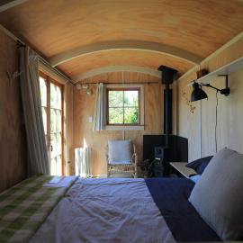 The Bird Hide - rustic luxury by the water, hotel in Dunedin