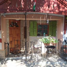Viesnīca Mendei Vendégház - Deluxe Apartman pilsētā Mende