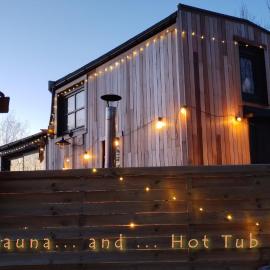Tiny house, sauna hot tub Gesves Namur Ardennes, hotel sa Gesves