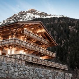 Grand Chalet, hotel din Flattach