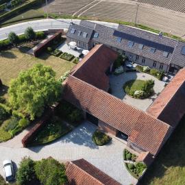 Hermelgemhoeve - Zonnebloem, Hotel in Zwalm