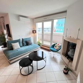 Standing, balcon avec vue, clim, tt équipé confort、エシロルのホテル