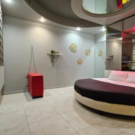 Silk Motel, hotel u gradu Caviaga