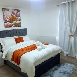 Holiday Let - Entire modern home in Medway, hotell i Gillingham