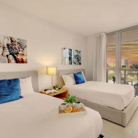 Balcony - Pool - Near Beach - Gym، فندق في شاطئ هالانديل
