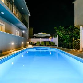 Villa Mihaela with private pool, jacuzzi and free secure parking