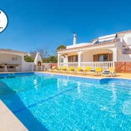 Villa Renaissance - Moradia com piscina aquecivel e BBQ em Carvoeiro