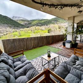 Gredos Starlight House, מלון בMijares