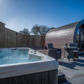 Bracken Burrows - 1 Bedroom Pod - New Hedges, hotel i New Hedges