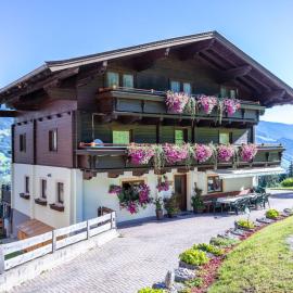 Holiday Home Umbichl by Interhome, hotel i Uttendorf