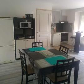 Gîte familiale au cœur du village, hotel in Villiers-au-Bouin