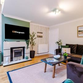 NEW! Incredible Home In Northwich By 53 Degrees Property, Perfect For Groups, FREE Parking! โรงแรมในนอร์ทวิช