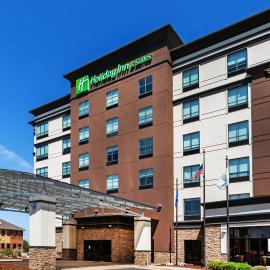 Holiday Inn Hotel & Suites Tulsa South by IHG, ξενοδοχείο σε Union