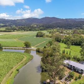Riverview Homestead 8PP - Bring the boat!, hotel a Dungay