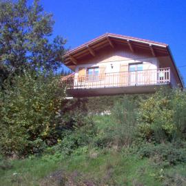 Chalet spacieux à Rochesson, près de Gérardmer, avec garage, cheminée, WIFI et équipements complets - FR-1-589-167, hotell i Rochesson