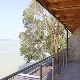 Parton Villa Apartments, hotel in Fonyód