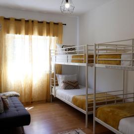 !Private Outdoor Area! 300m-Beach, 3BR No Stairs, hotel in São Martinho do Porto