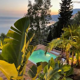 Modern Seaview Villa with Pool above Monaco, hotel v mestu Grimaldi