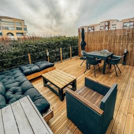 BEACH HOUSE 100M PLAGE, SUR LE PORT., hotel u gradu Frontinjan