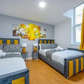 F18GH - Stylish Home in West Yorkshire for 4