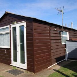 Beautiful Chalet on Sheppy Village holiday park, hotel in Leysdown-on-Sea