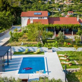 Villa Eleona with private pool and garden