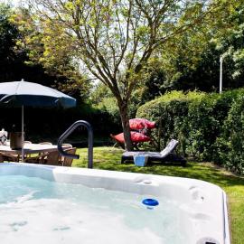 Bungalow near De Alde Feanen Reserve, hotel u gradu Ernevald